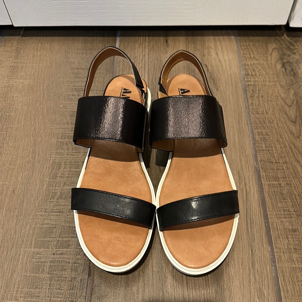 NEW AMS Faux Leather Black Platform Sandals Size 10